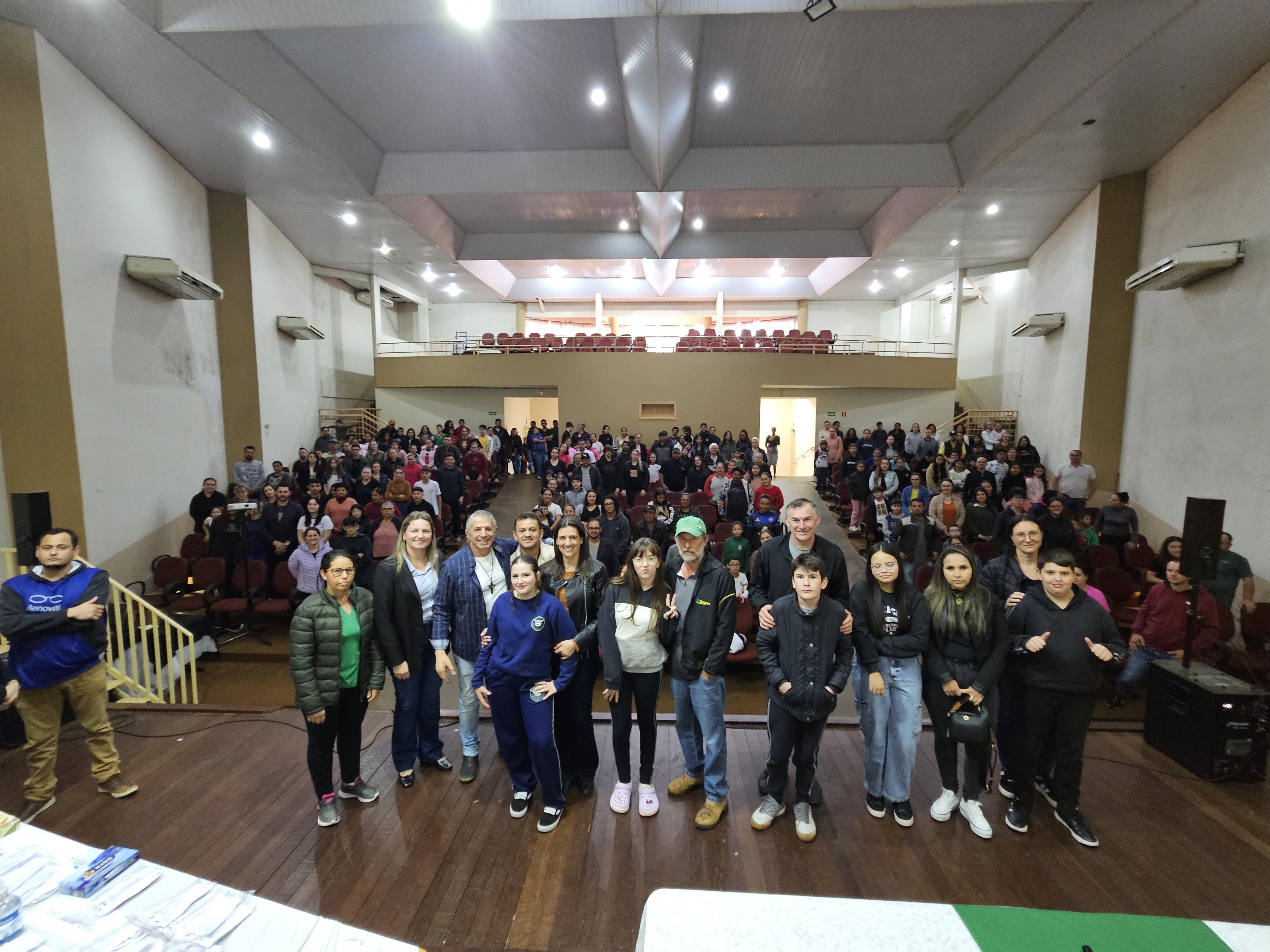 Chopinzinho recebe 166 óculos para estudantes pelo programa Bons Olhos Paraná